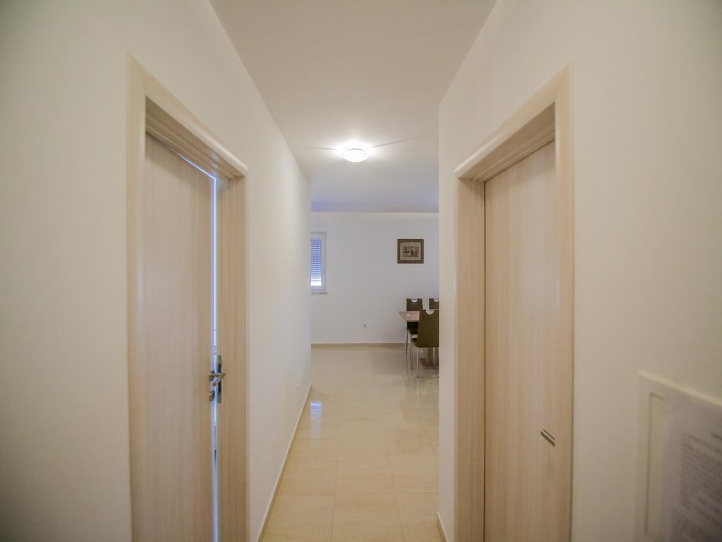 Apartments "Sun-Mauro" - Suitable For Groups Of People Novalja Kültér fotó