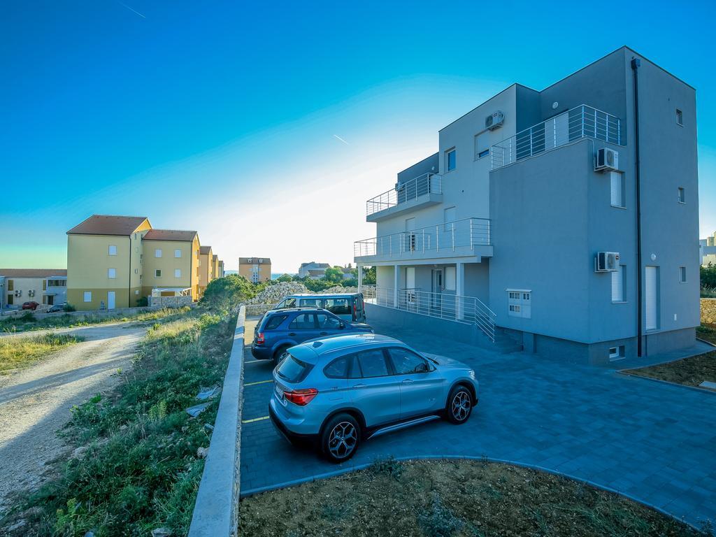 Apartments "Sun-Mauro" - Suitable For Groups Of People Novalja Kültér fotó